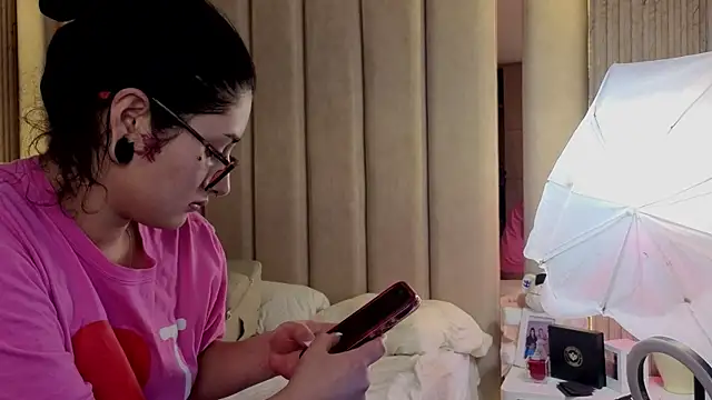 Snapshot of Iamnyxy chatting on 11/28/25, 11:13 Iamnyxy online show from 11/28/25, 11:13