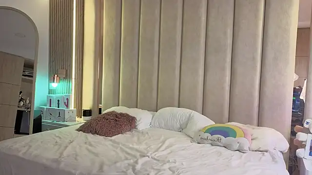 Snapshot of Iamnyxy chatting on 11/29/25, 11:02 Iamnyxy online show from 11/29/25, 11:02