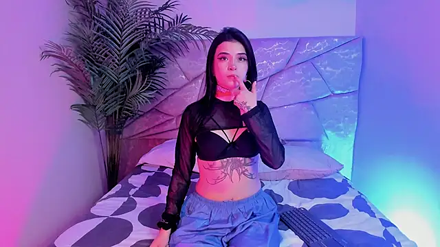 Snapshot of Atenea_Velle chatting on 11/16/25, 01:17 Atenea Velle online show from 11/16/25, 01:17