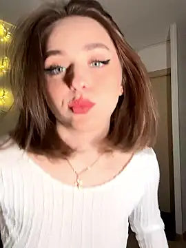 Snapshot of yoyogirlx chatting on 01/17/26, 02:22 yoyogirlx online show from 01/17/26, 02:22