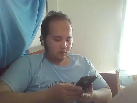 linhlinhthan online show from 11/27/25, 06:37