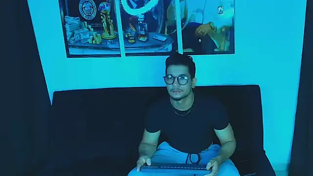 Snapshot of Nolan_joness chatting on 11/20/25, 01:22 Nolan joness online show from 11/20/25, 01:22