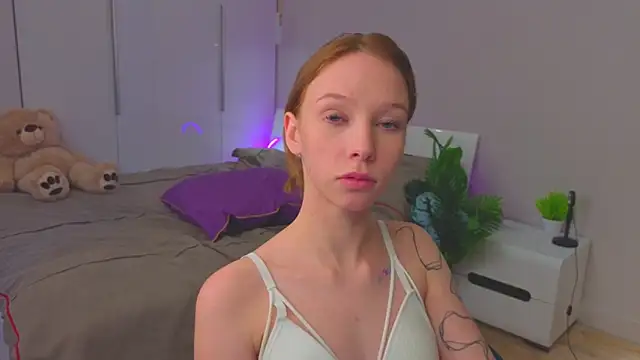 LilyPoetry  online show from 11/22/25, 03:44