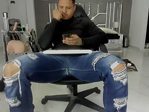 master leather online show from 06/30/26, 10:22