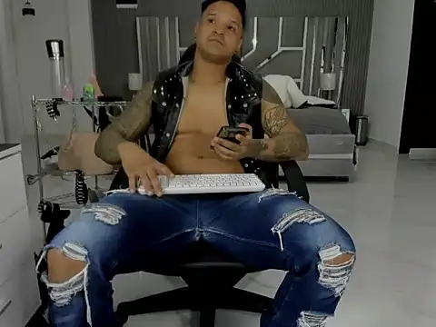 master leather online show from 07/13/26, 03:59