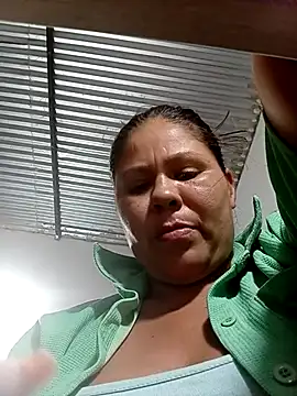 Snapshot of sexy_latina90 chatting on 11/14/25, 11:35 sexy latina90 online show from 11/14/25, 11:35