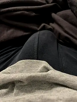 Snapshot of Weisser_Riese0 chatting on 11/12/25, 09:36 Weisser Riese0 online show from 11/12/25, 09:36