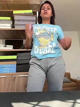 Snapshot of valeria_absurdah chatting on 12/03/25, 06:17 valeria absurdah online show from 12/03/25, 06:17