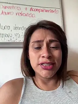 Snapshot of valeria_absurdah chatting on 12/17/25, 08:26 valeria absurdah online show from 12/17/25, 08:26