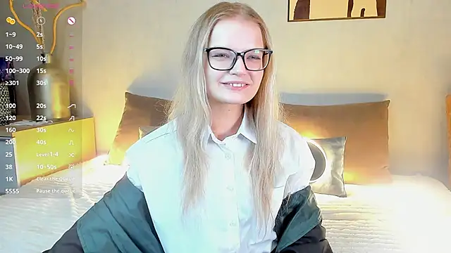 Snapshot of MicheleHonas chatting on 12/16/25, 06:46 MicheleHonas online show from 12/16/25, 06:46