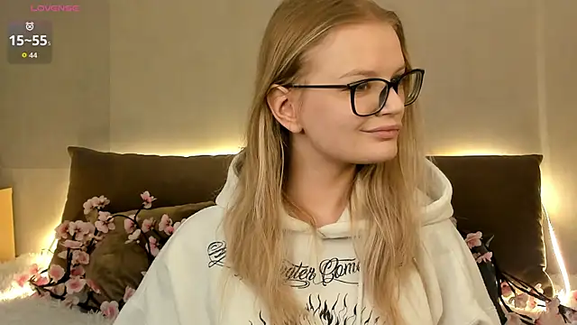 Snapshot of MicheleHonas chatting on 01/09/26, 05:04 MicheleHonas online show from 01/09/26, 05:04