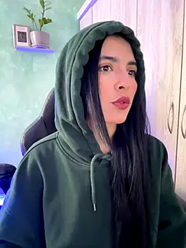 Snapshot of Cristal_Cerati_ chatting on 11/16/25, 02:33 Cristal Cerati online show from 11/16/25, 02:33