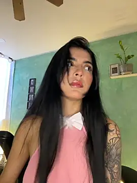 Snapshot of Cristal_Cerati_ chatting on 01/06/26, 09:50 Cristal Cerati online show from 01/06/26, 09:50