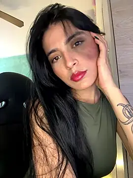 Snapshot of Cristal_Cerati_ chatting on 01/08/26, 09:17 Cristal Cerati online show from 01/08/26, 09:17