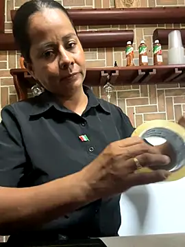 Snapshot of Aleja-198522 chatting on 11/20/25, 12:11 Aleja-198522 online show from 11/20/25, 12:11