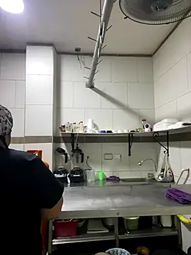 Snapshot of Aleja-198522 chatting on 11/20/25, 11:26 Aleja-198522 online show from 11/20/25, 11:26