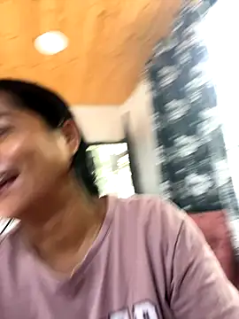 Snapshot of Aleja-198522 chatting on 11/21/25, 03:11 Aleja-198522 online show from 11/21/25, 03:11