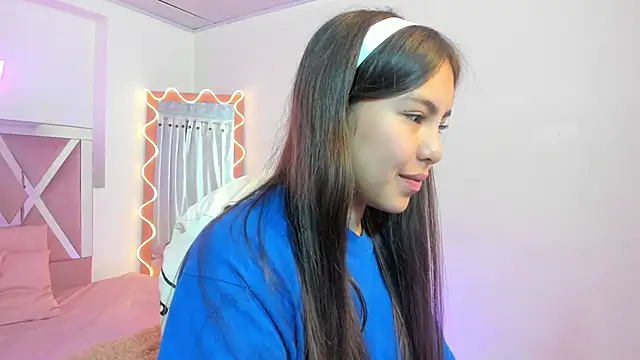 ISABELA TAY online show from 11/29/25, 11:46