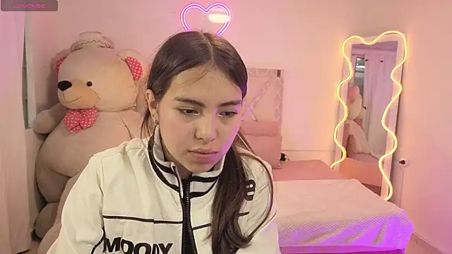 ISABELA TAY online show from 01/07/26, 11:45