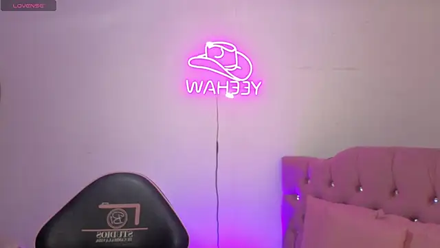 ISABELA TAY online show from 04/17/26, 11:35