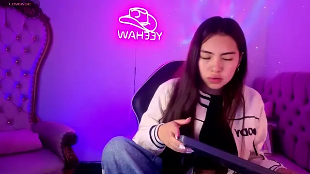 ISABELA TAY online show from 07/06/26, 11:51