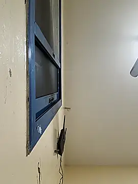 Snapshot of Hamoudy50 chatting on 11/12/25, 06:30 Hamoudy50 online show from 11/12/25, 06:30