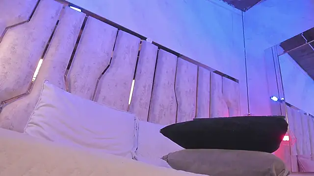 Caroline palmerr online show from 02/04/26, 03:23