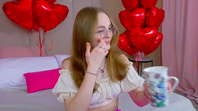 MadisonSmitt online show from 02/15/26, 07:51