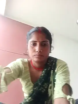 Snapshot of Pushpa_hotty chatting on 12/14/25, 10:20 Pushpa hotty online show from 12/14/25, 10:20