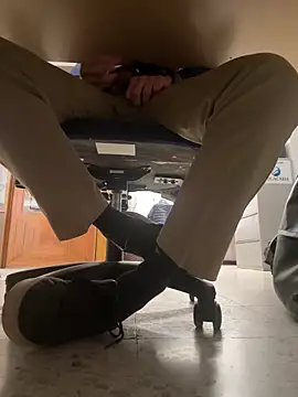 Snapshot of Dihotbi chatting on 11/18/25, 10:14 Dihotbi online show from 11/18/25, 10:14