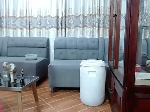 Snapshot of Rabbitum chatting on 11/25/25, 12:10 Rabbitum online show from 11/25/25, 12:10