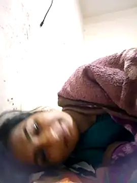 Snapshot of Kumari_gairl chatting on 12/17/25, 11:33 Kumari gairl online show from 12/17/25, 11:33