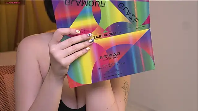 Snapshot of lunar_bluebell chatting on 11/12/25, 08:52 lunar bluebell online show from 11/12/25, 08:52