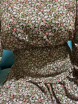 Snapshot of Molatane0 chatting on 11/12/25, 12:38 Molatane0 online show from 11/12/25, 12:38