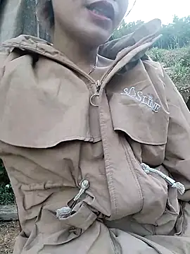 Snapshot of gugu0022 chatting on 11/30/25, 01:20 gugu0022 online show from 11/30/25, 01:20