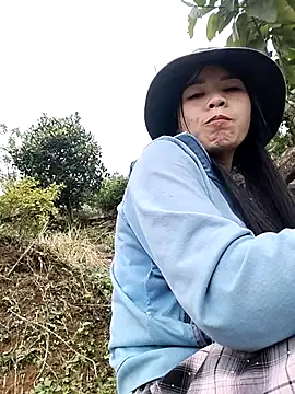 gugu0022 online show from 12/16/25, 09:14