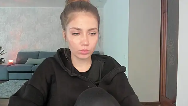 Aurora Glow21 online show from 04/07/26, 12:27