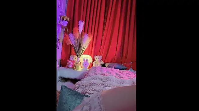 MiCandy-Lovee online show from 12/21/25, 06:42