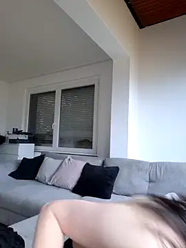 Snapshot of Lilly_hase chatting on 11/17/25, 09:37 Lilly hase online show from 11/17/25, 09:37