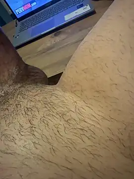 Snapshot of bigfatbro9 chatting on 11/19/25, 05:13 bigfatbro9 online show from 11/19/25, 05:13