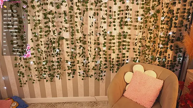 Snapshot of cheeky_cherry_ chatting on 11/12/25, 05:02 cheeky cherry online show from 11/12/25, 05:02