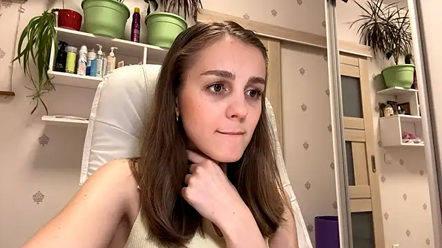 Snapshot of SweetieKatie chatting on 11/14/25, 01:21 SweetieKatie online show from 11/14/25, 01:21