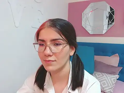 AriLumi online show from 11/22/25, 09:58