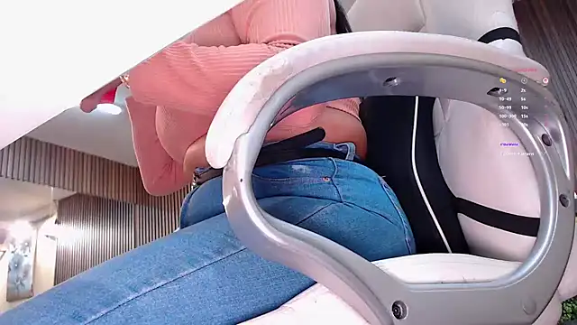 ElliSmith online show from 12/16/25, 08:03