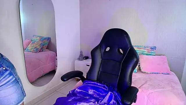 NinaSakura Eup online show from 11/20/25, 11:43