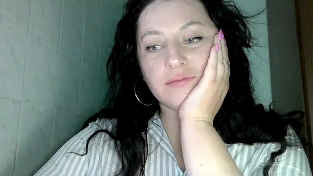 Snapshot of MelinaAx chatting on 04/18/26, 06:34 MelinaAx online show from 04/18/26, 06:34