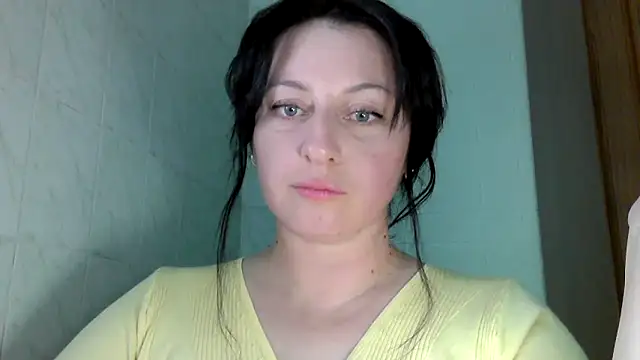Snapshot of MelinaAx chatting on 05/05/26, 08:06 MelinaAx online show from 05/05/26, 08:06