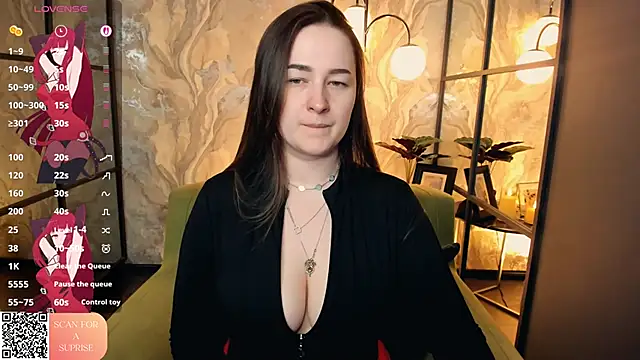 EmmaBloomm online show from 05/03/26, 11:55