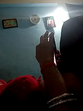 Snapshot of beutiful_hot chatting on 12/01/25, 05:07 beutiful hot online show from 12/01/25, 05:07