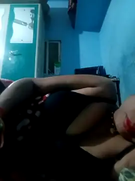 Snapshot of beutiful_hot chatting on 01/15/26, 04:44 beutiful hot online show from 01/15/26, 04:44